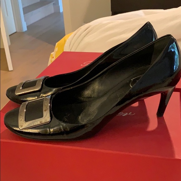 Black patent leather Roger Vivier pumps - Picture 4 of 5